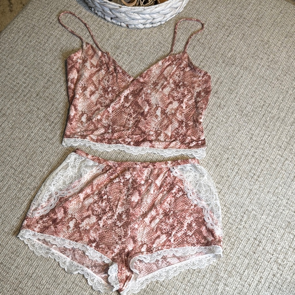 NWOT Victoria Secret Women's Pink Snake Print Lace Trim Sleepwear Set